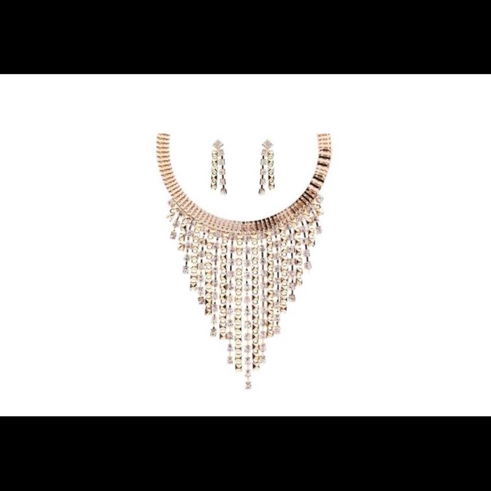 Gold plated rainfall set ( necklace and earrings)!